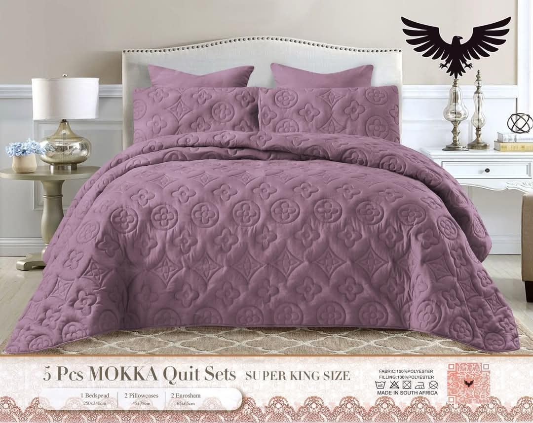 5 pieces bed spread super king cl(1 super king mokka quilt,2 standard pillow cases and 2 continental pillow cases) (Blue)